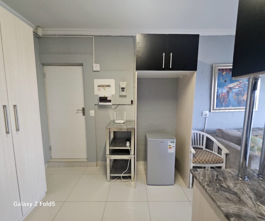 To Let  Bedroom Property for Rent in Winterstrand Eastern Cape